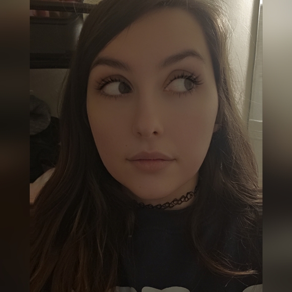 Meet your Posher, Brooke - Picture 3 of 4